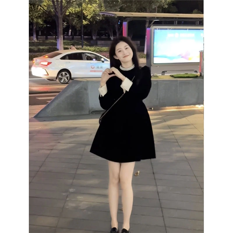 小个子中长款黑色丝绒连衣裙女2025秋季新款赫本风打底小黑裙子潮