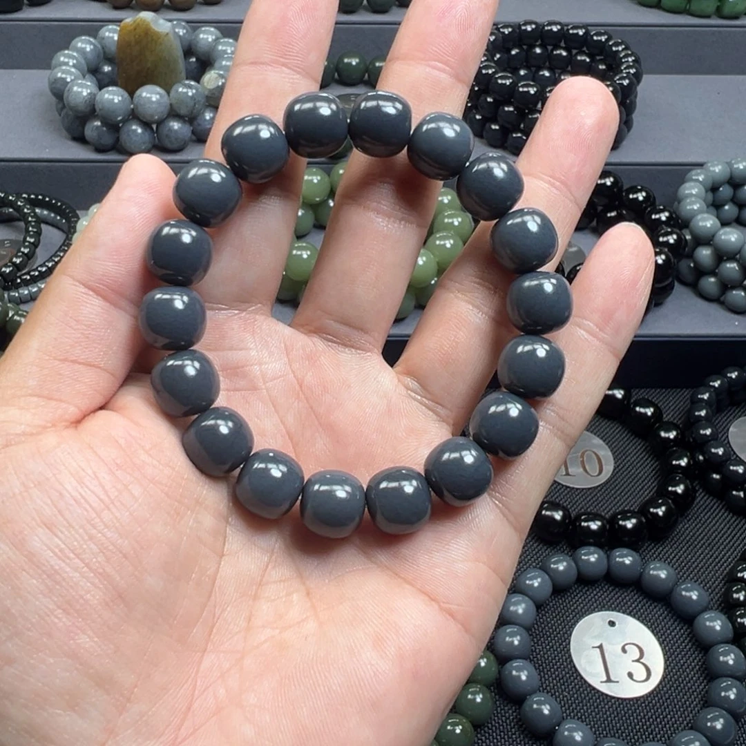 老***丶和田玉未镶嵌手链