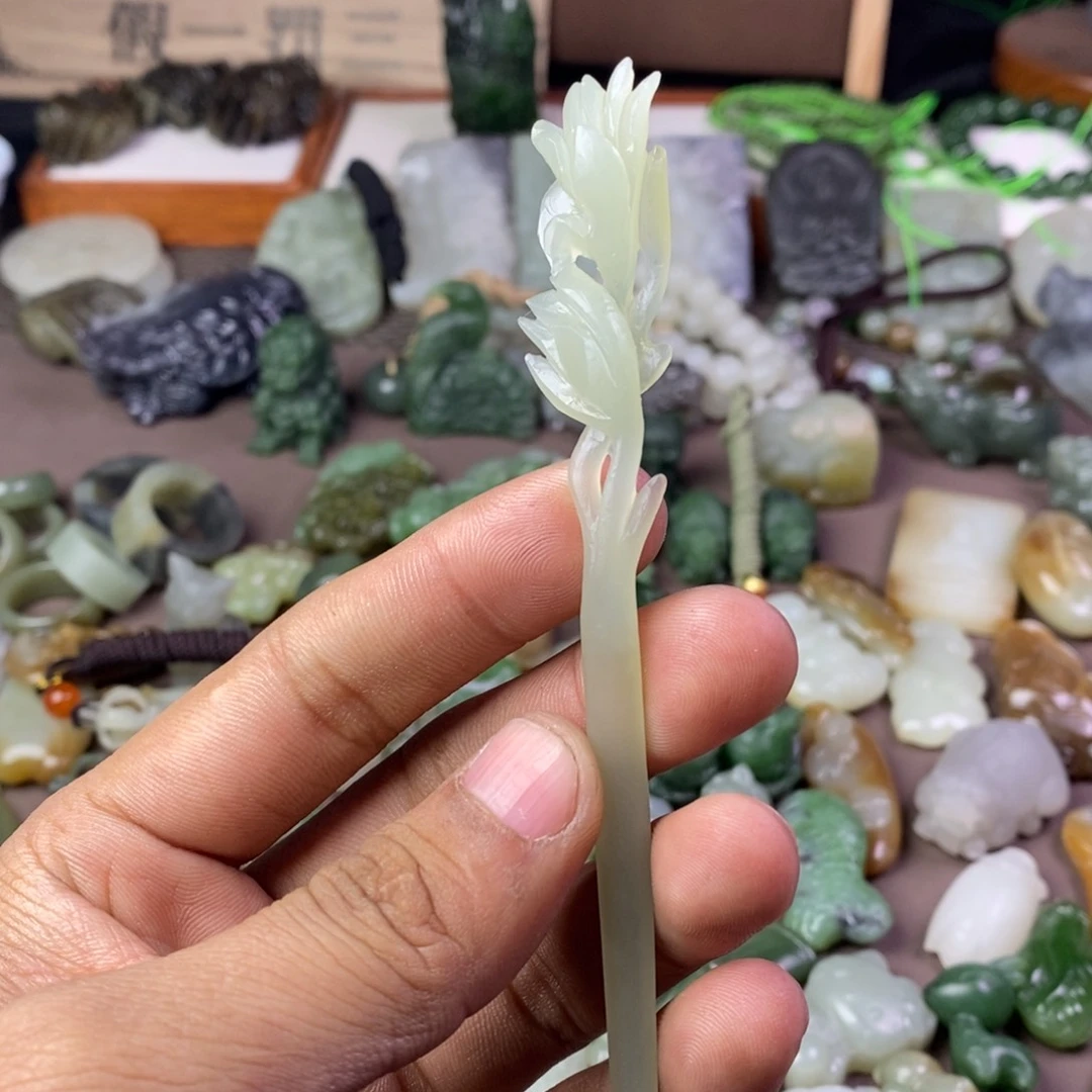 和田玉颈饰未镶嵌悠*猫