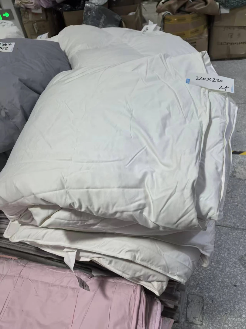 《厚广家》3楼223×223白色优质涤棉75%白鹅绒被 发1张5.4斤