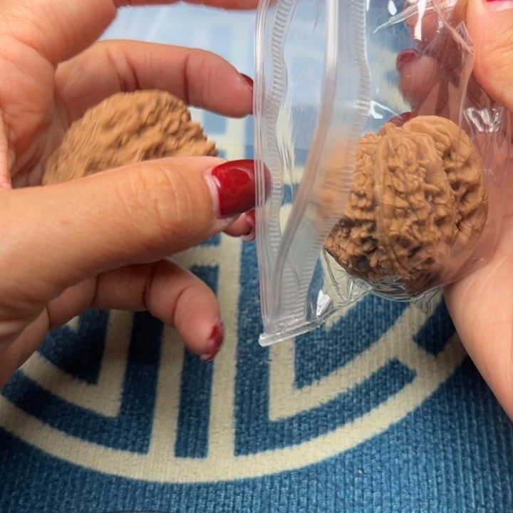 桃核吊坠文玩虎头王