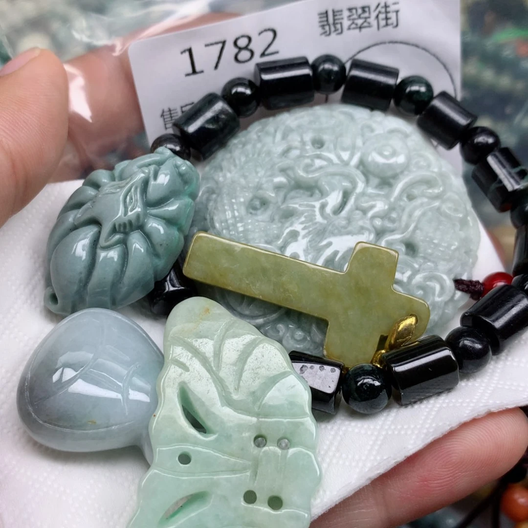颈饰未镶嵌翡翠翡翠