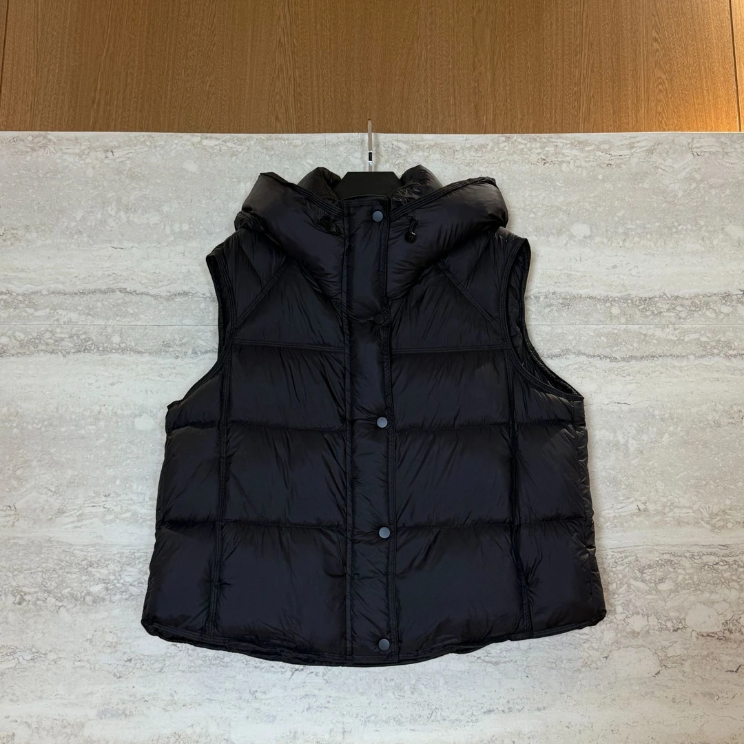 TANTAN 秋冬保暖时尚轻奢大牌感连帽羽绒马甲3719