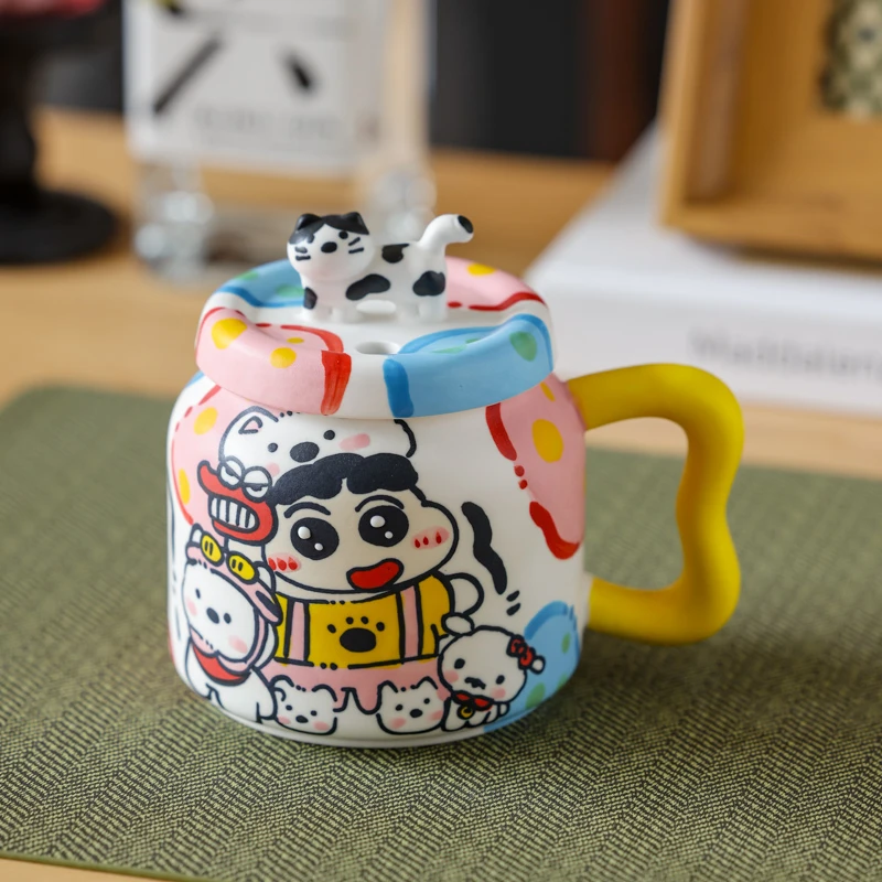 编号062-2西高地蜡笔小新和小白带盖把手杯