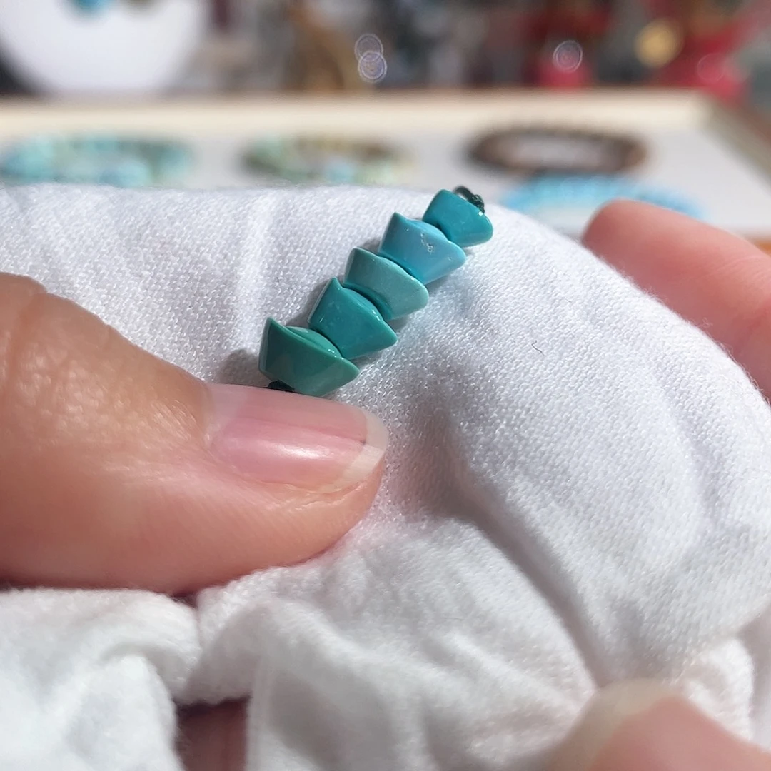 绿松石配饰未镶嵌