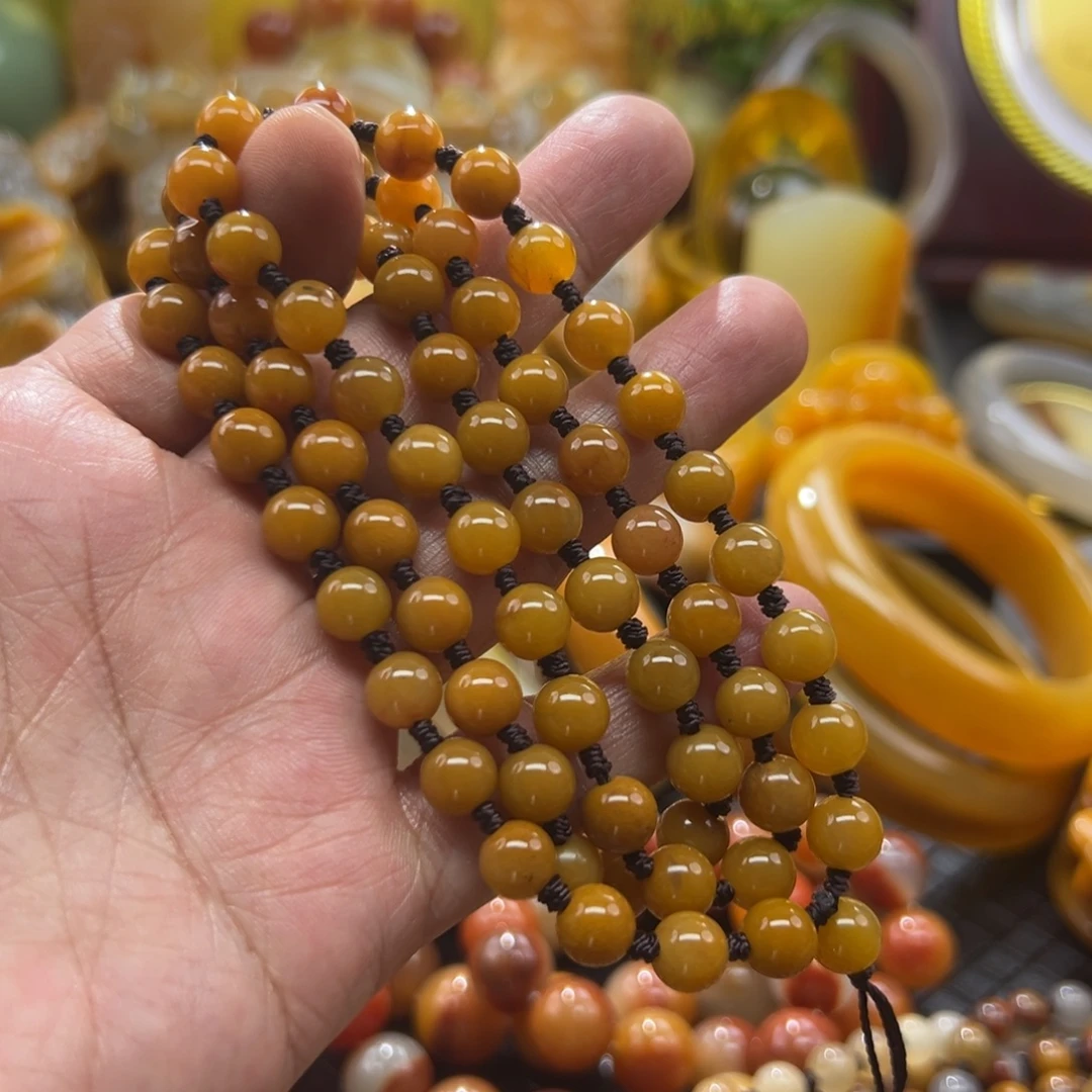 石英质玉未镶嵌颈饰