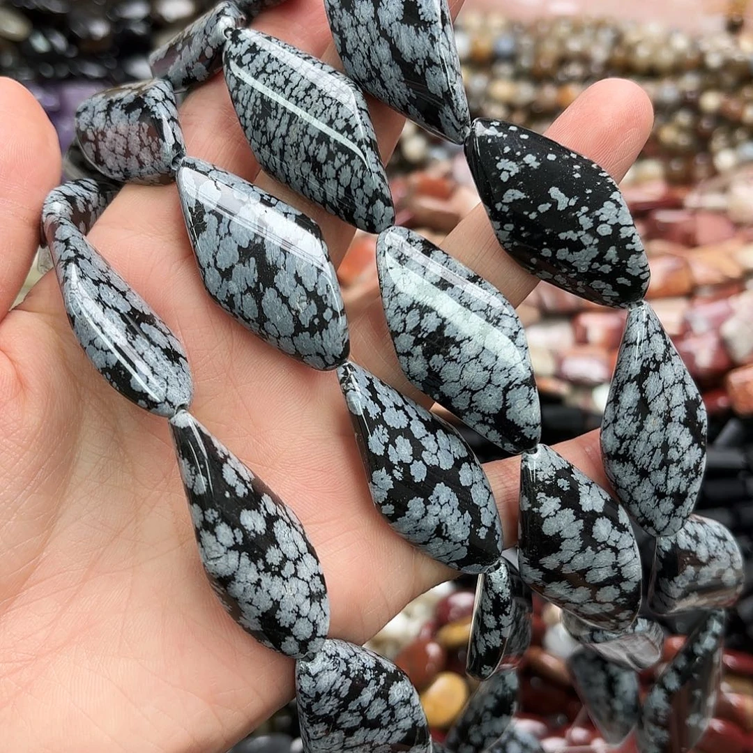 玛瑙/玉髓未镶嵌珠宝半成品21×43雪花石长菱形一条