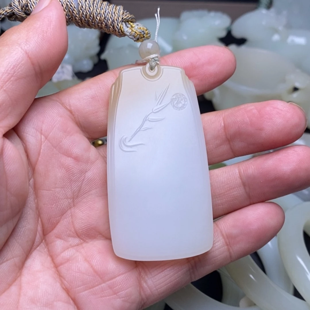 【闪购商品】颈饰未镶嵌和田玉一**缘