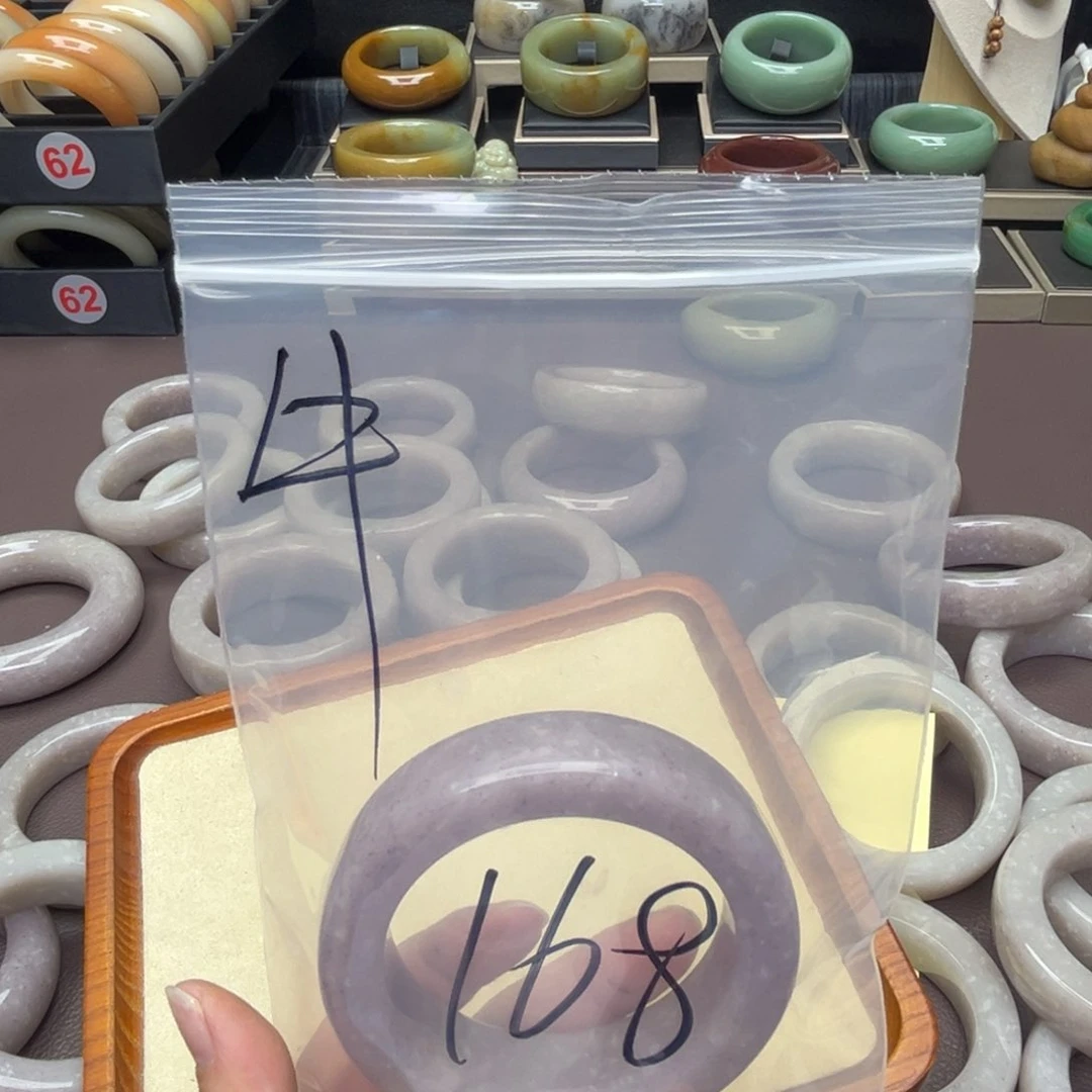 石英质玉手镯未镶嵌梦***牛