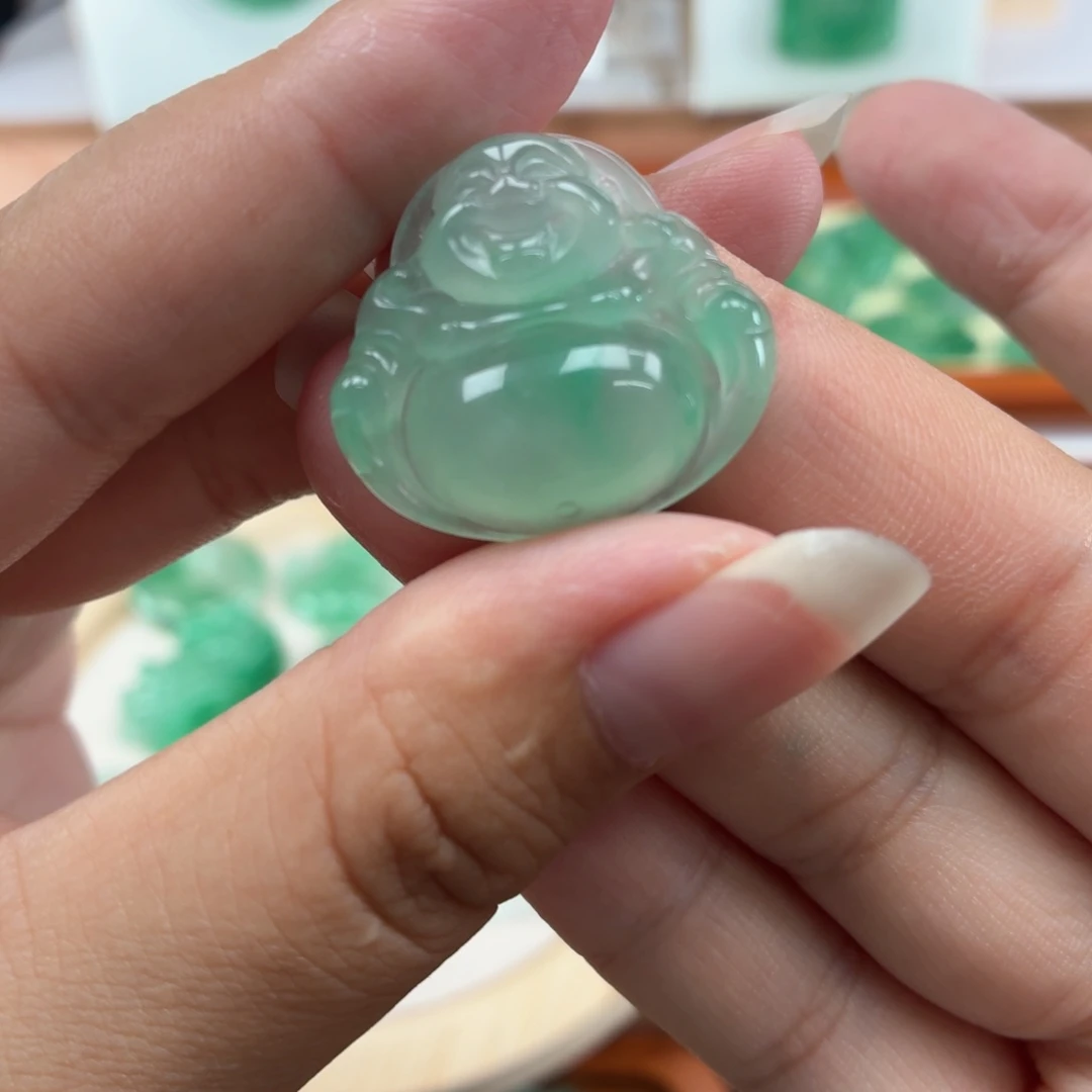 石英质玉（非洲翠）未镶嵌颈饰