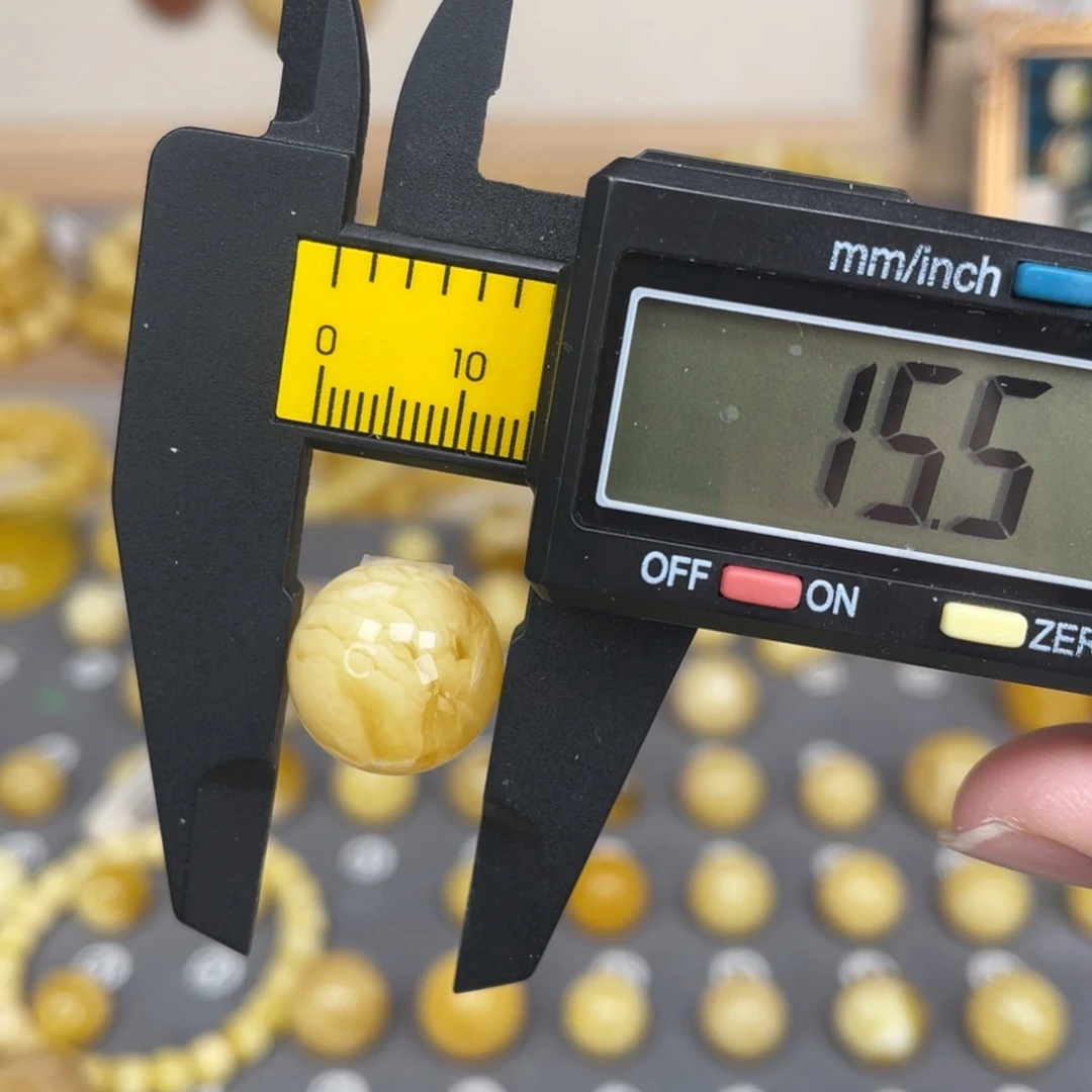 琥珀未镶嵌裸石76号