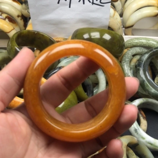 蛇纹石玉未镶嵌手镯图*