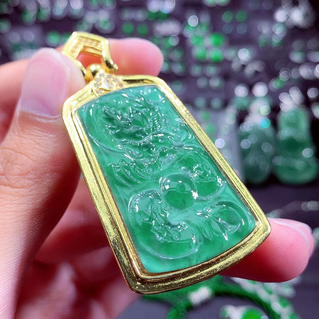 翡翠未镶嵌颈饰挂件