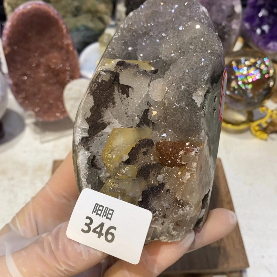 紫晶大型摆件（非配饰）未镶嵌方解石