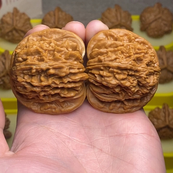 文玩核桃把件四座楼47微修打底