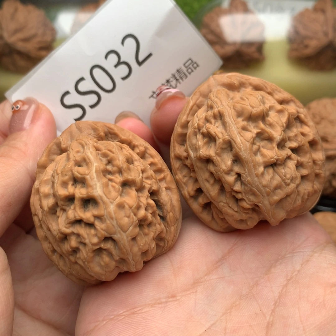 文玩核桃把件全品红锦鲤43