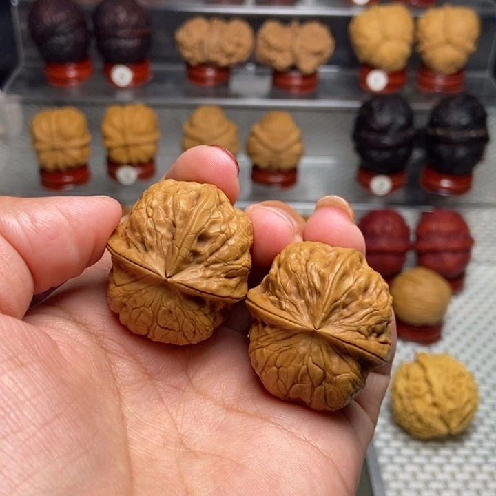 文玩核桃把件举办三棱46