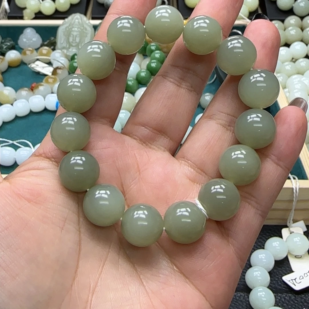 人***…和田玉未镶嵌手链