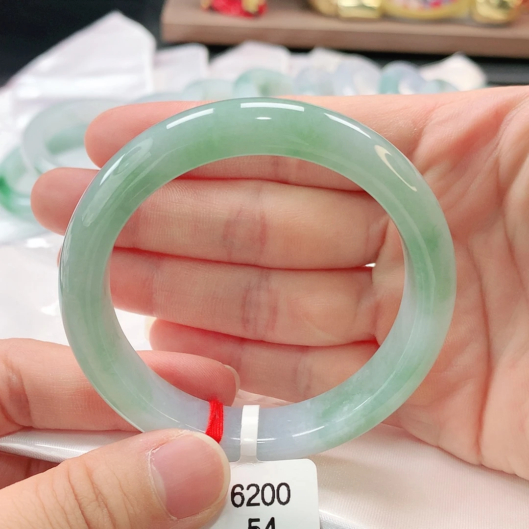 翡翠未镶嵌手镯缅甸A货翡翠手镯