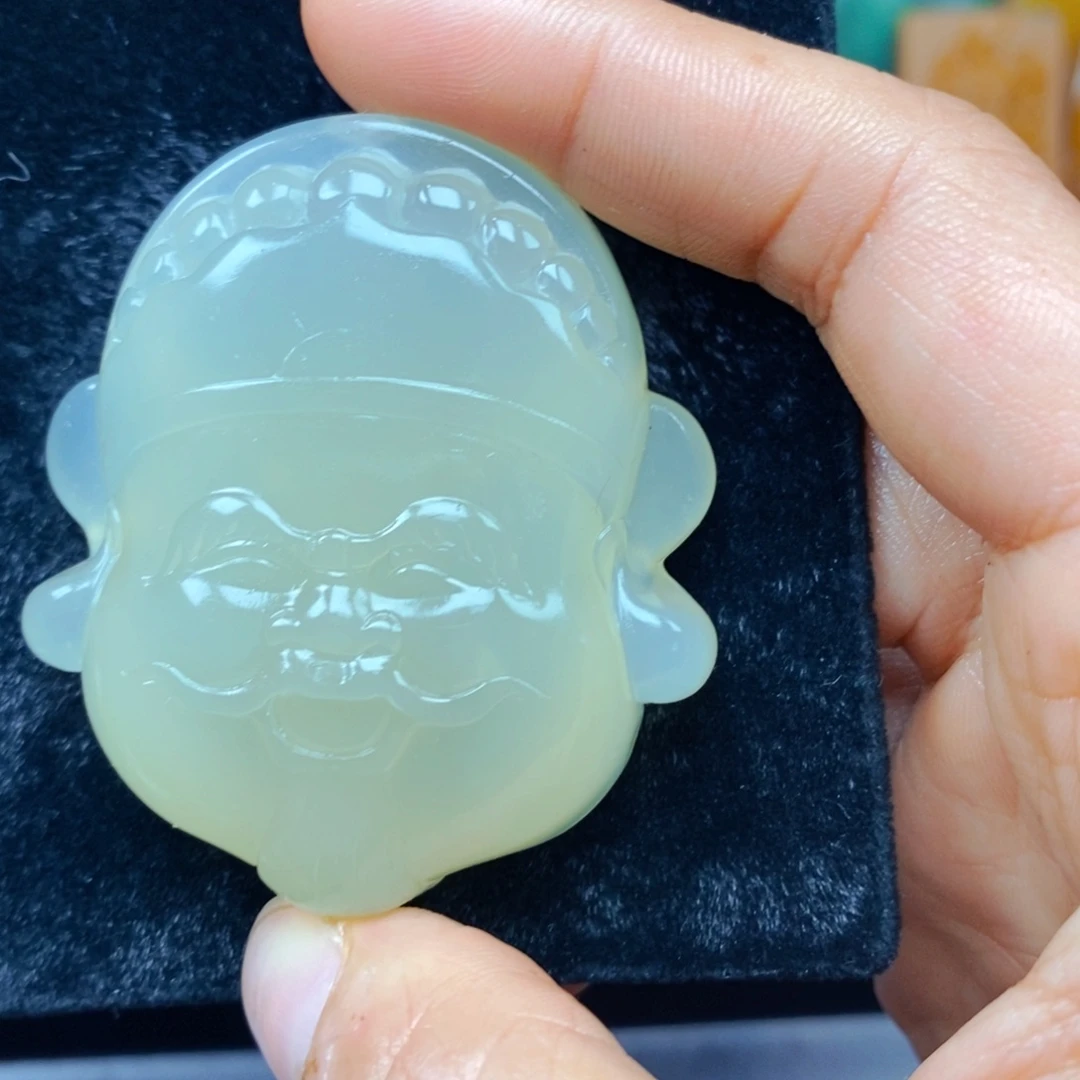 石英质玉（黄龙玉）未镶嵌颈饰
