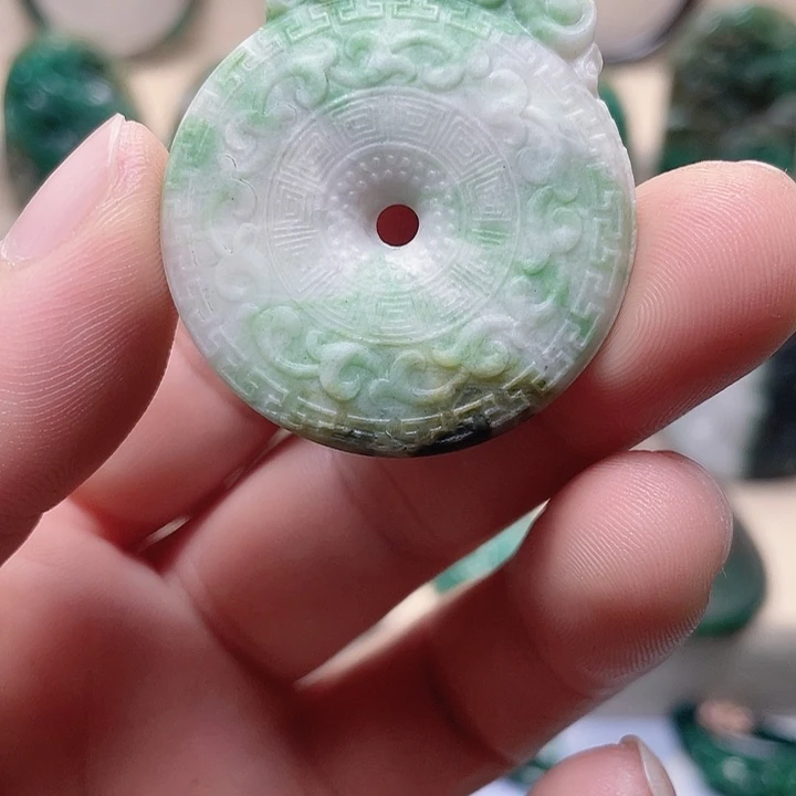 未镶嵌独山玉颈饰