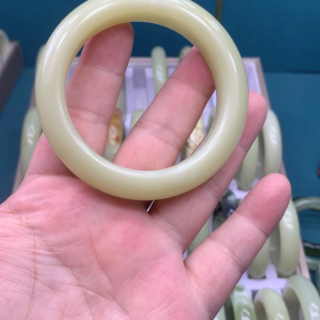 a***吧蛇纹石玉未镶嵌手镯