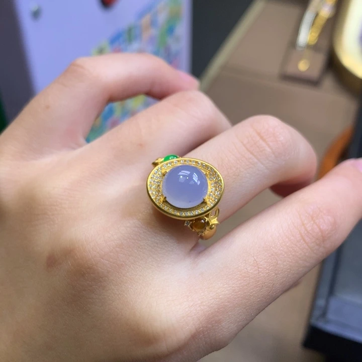 翡翠18K金镶嵌颈饰翡翠