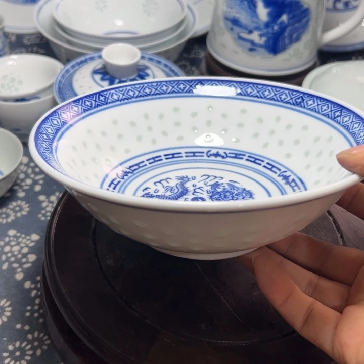 青花玲珑7寸荷叶碗
