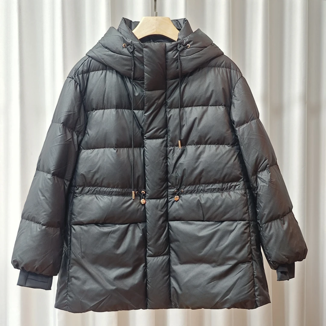 朗S系列 F182  女装冬款时尚连帽羽绒服经典黑8Q523Y117