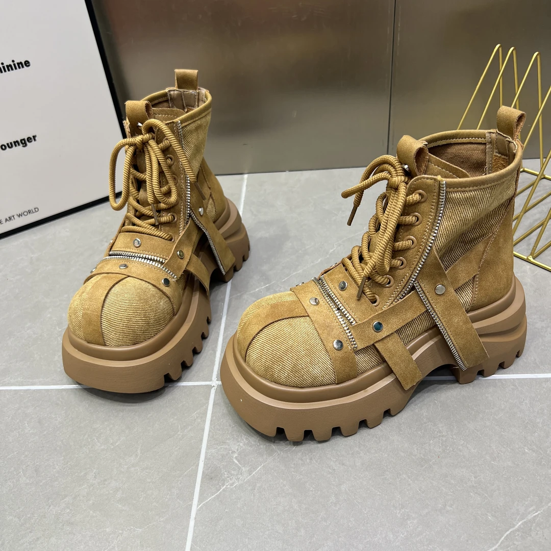 【7cm复古时尚马丁靴】爆款广州女鞋厚底时尚百搭复古潮流马丁靴