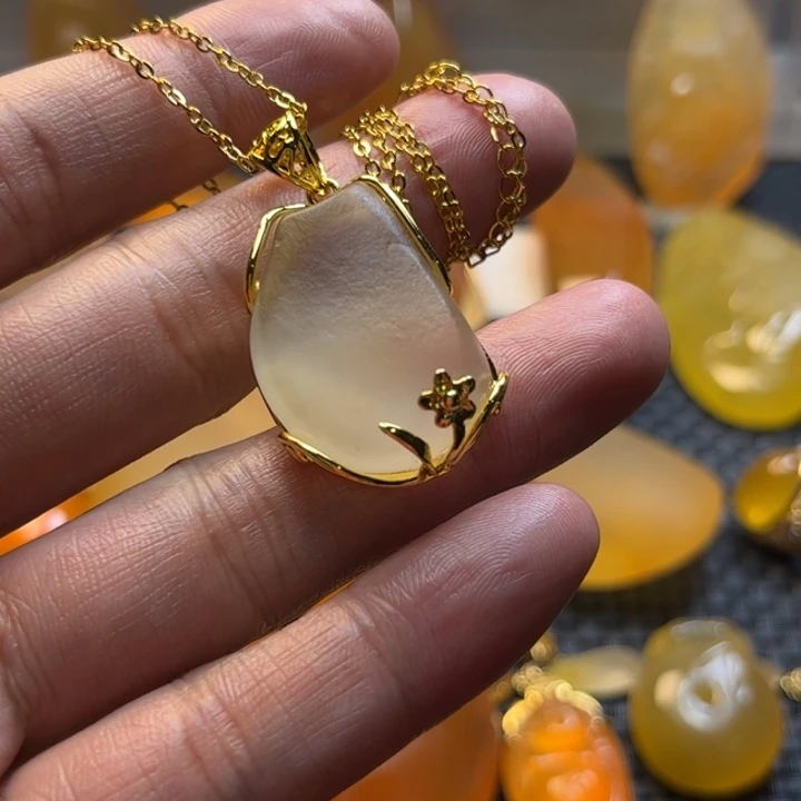 风***子石英质玉未镶嵌旦面