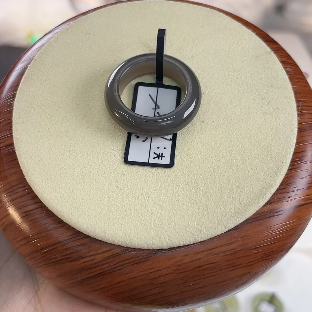 和田玉未镶嵌戒指l5。烟紫圆条。17.5。不退换