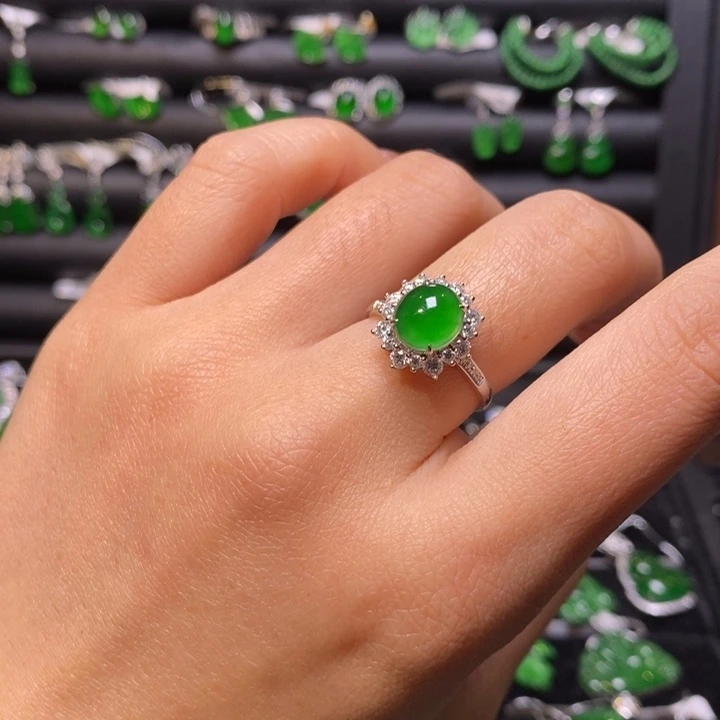 翡翠戒指18K金镶嵌蛋面戒指