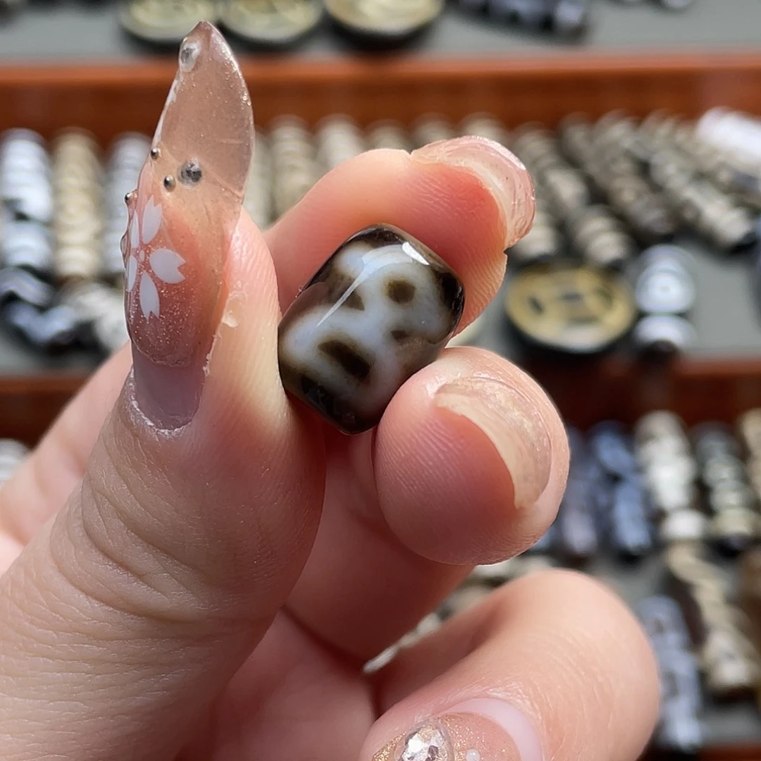 玛瑙/玉髓颈饰未镶嵌小****东