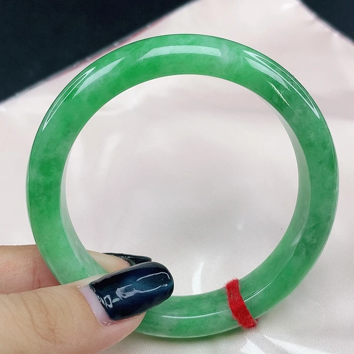 翡翠手镯未镶嵌圈56.6，1403