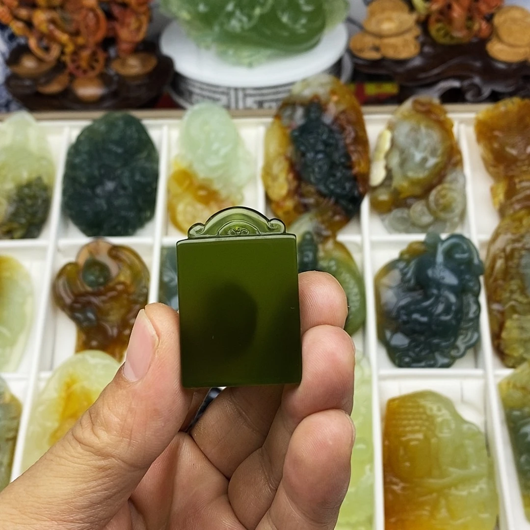 缺***_蛇纹石玉未镶嵌岫玉挂件吊坠牌子