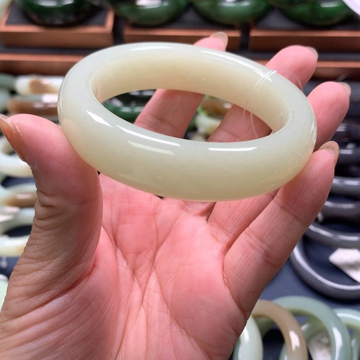 【闪购商品】未镶嵌手镯和田玉