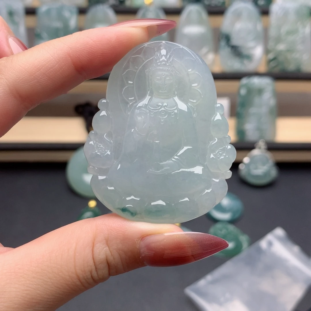 颈饰未镶嵌翡翠阳***暖素衣