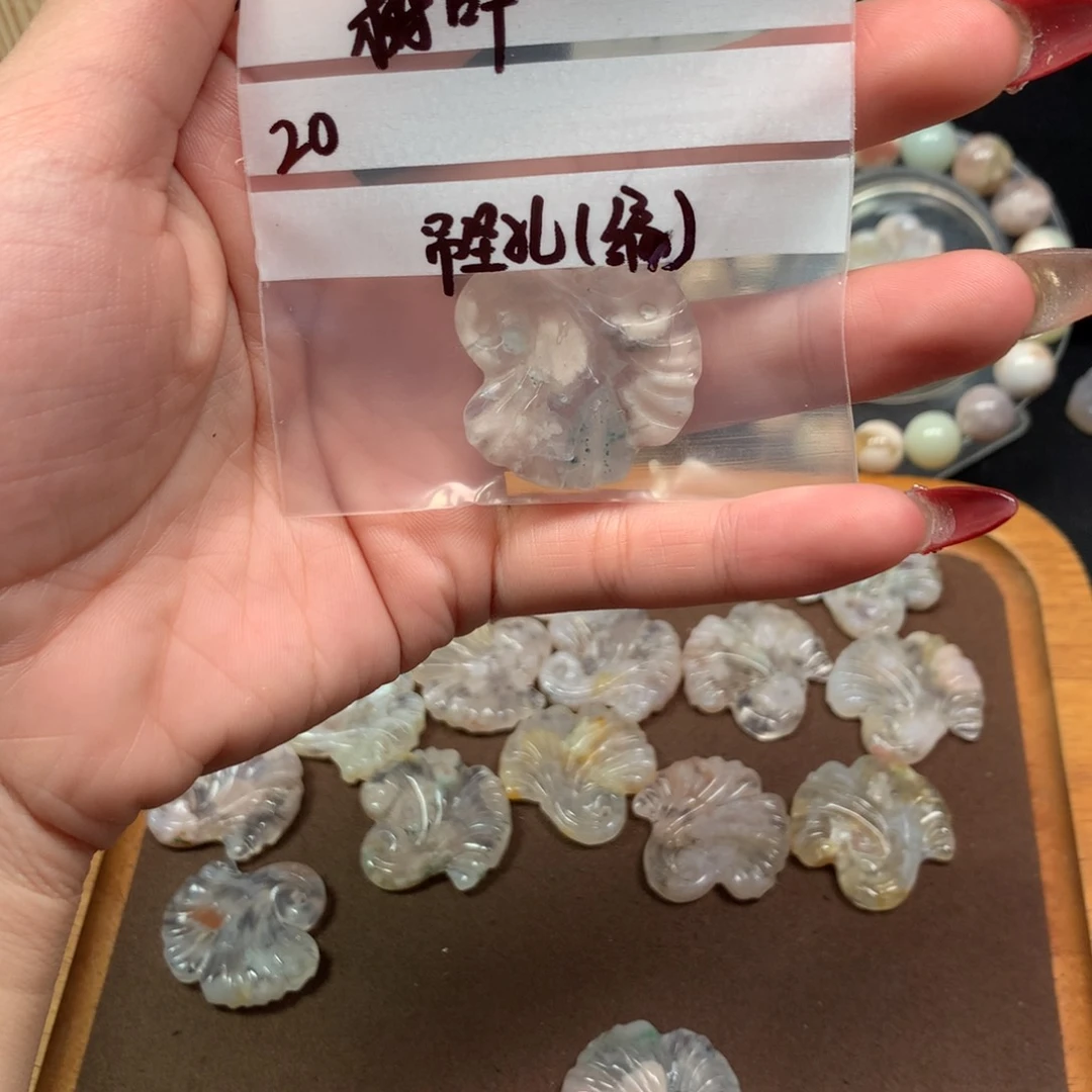 玛瑙/玉髓颈饰合金