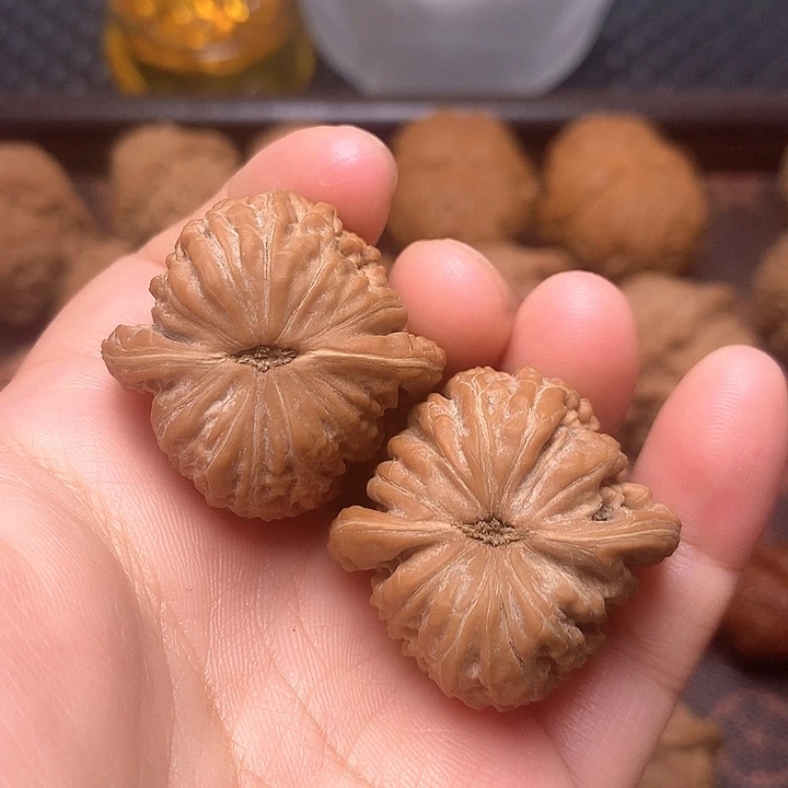 文玩核桃吊坠汉高楼32尺手捻