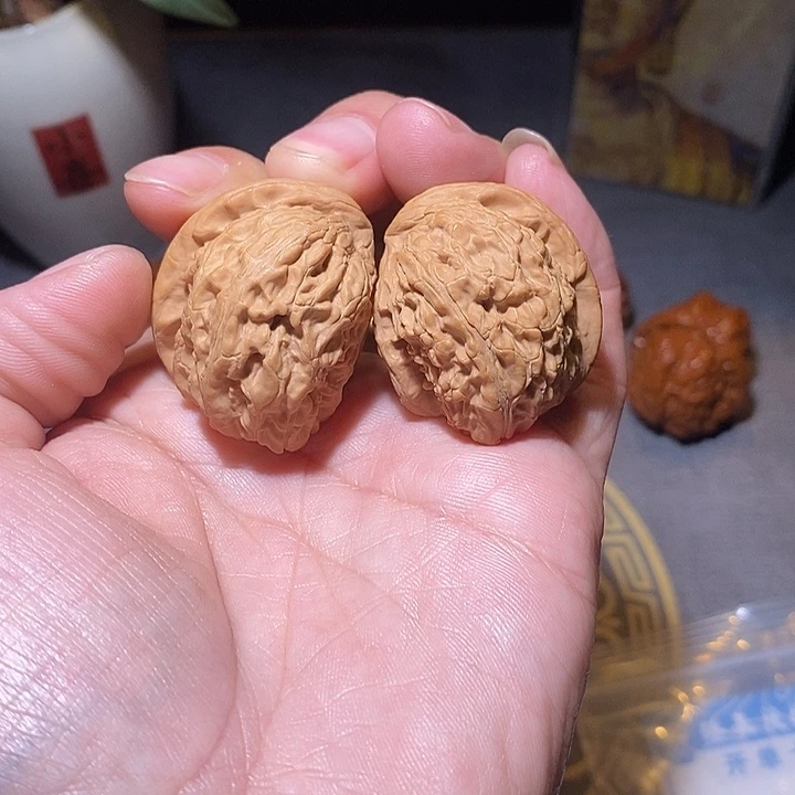 把件文玩核桃全品无修白狮子半壁