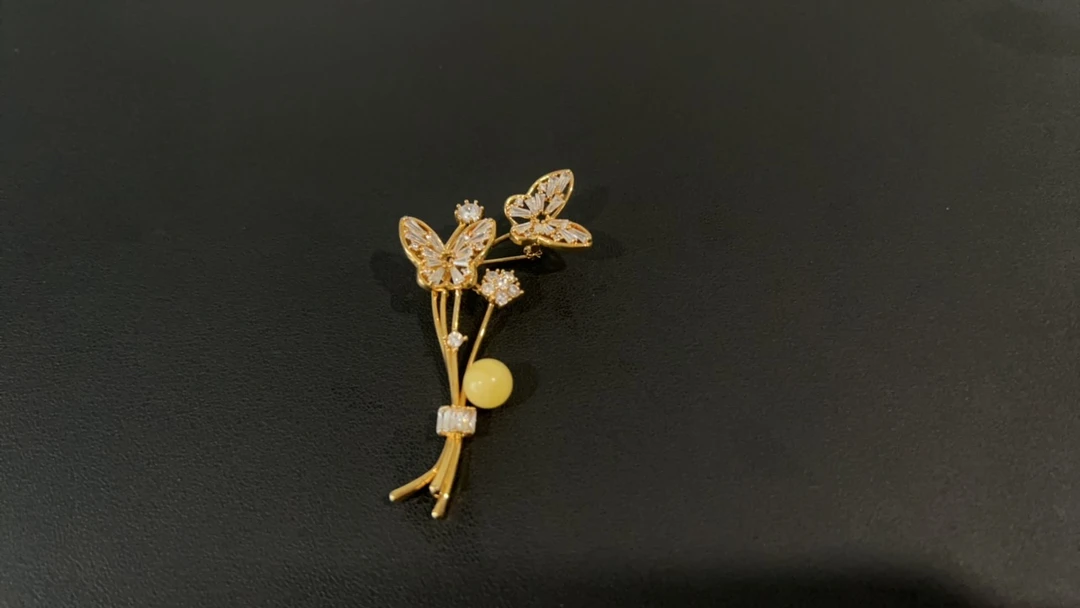 合金胸针 久也家蝴蝶花朵造型胸针