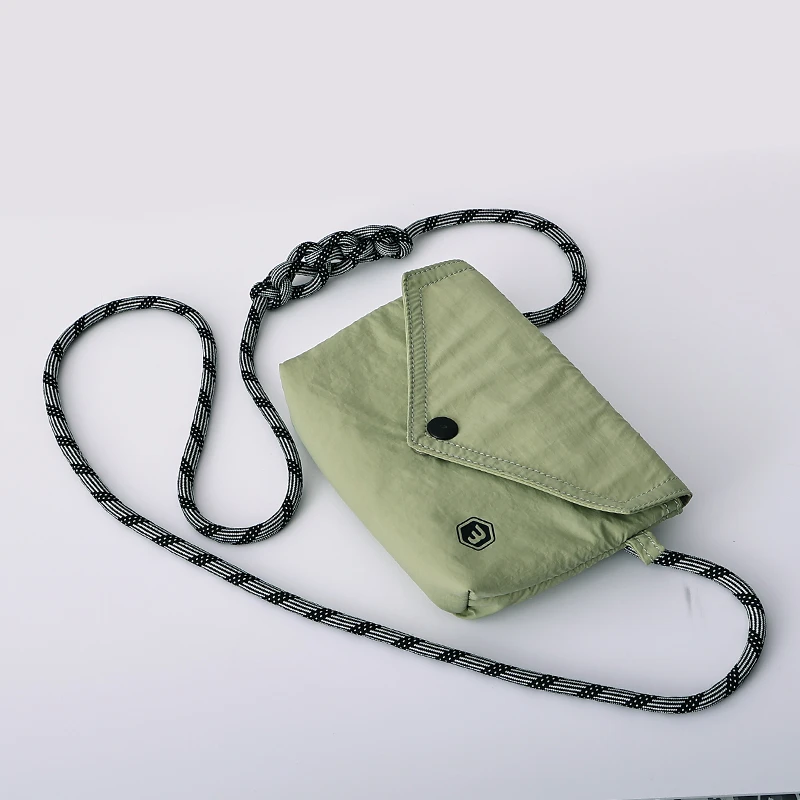 夏季单肩斜挎手机包2025新款背包休闲潮流零钱包简约防水百搭小包