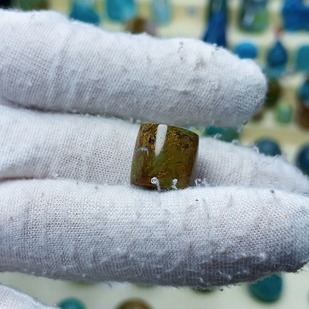 绿松石颈饰未镶嵌