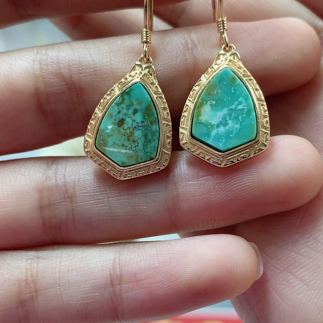 未镶嵌绿松石珠宝奇石