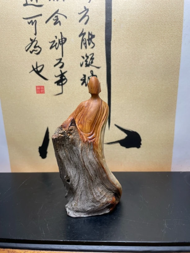 名称：无相佛 材质：太行崖柏坨 尺寸：长6.5宽4高12.5cm 手把件