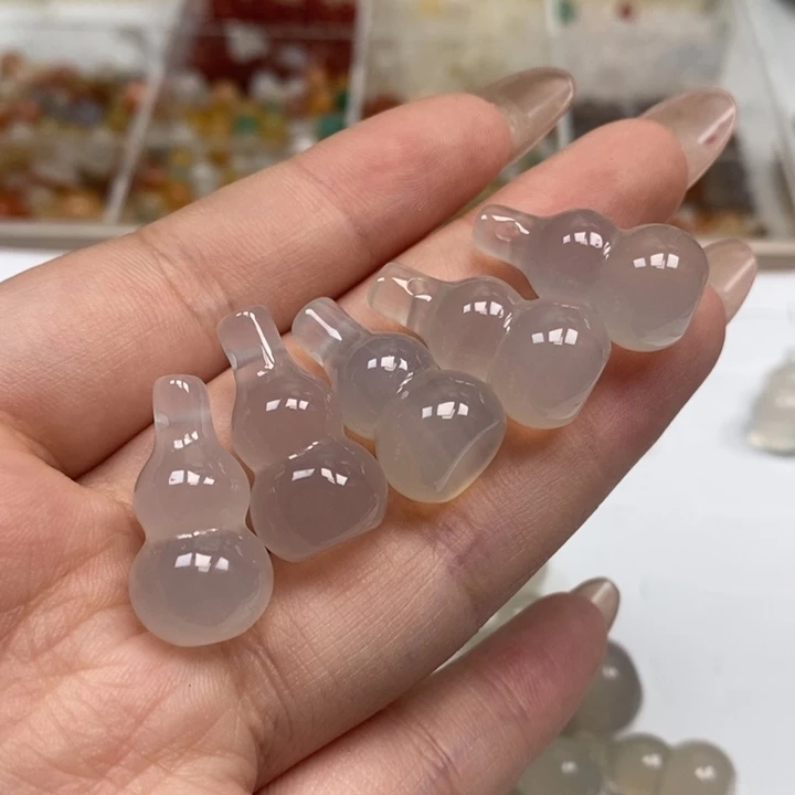 玛瑙/玉髓未镶嵌颈饰天然玉髓白冰葫芦拍一发五