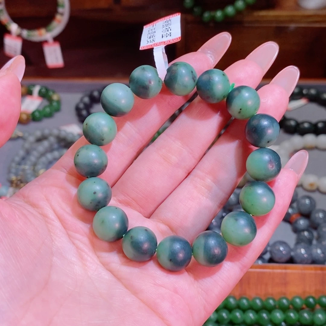 和田玉未镶嵌颈饰请****明