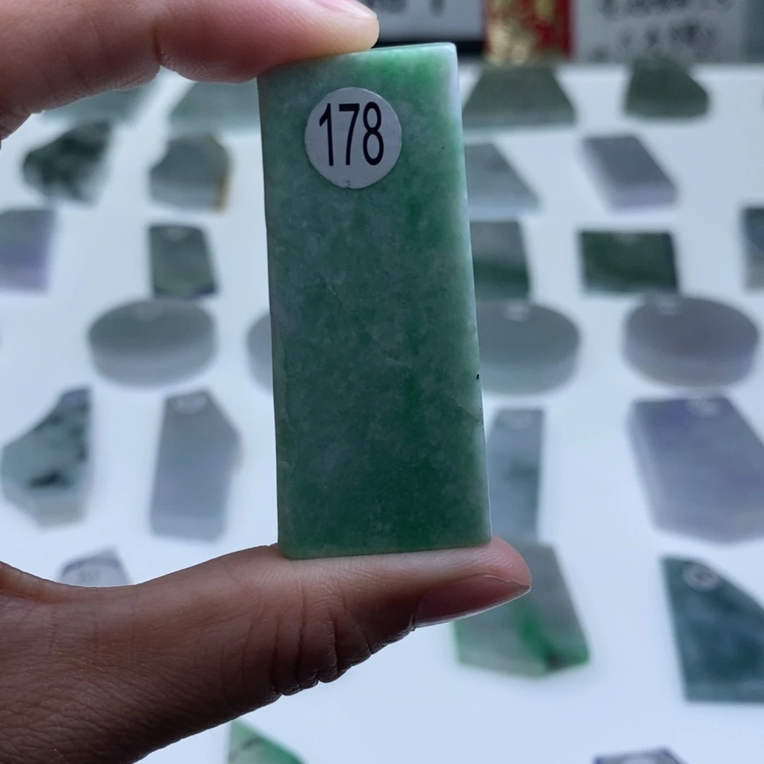 定制翡翠未镶嵌天然缅甸翡翠