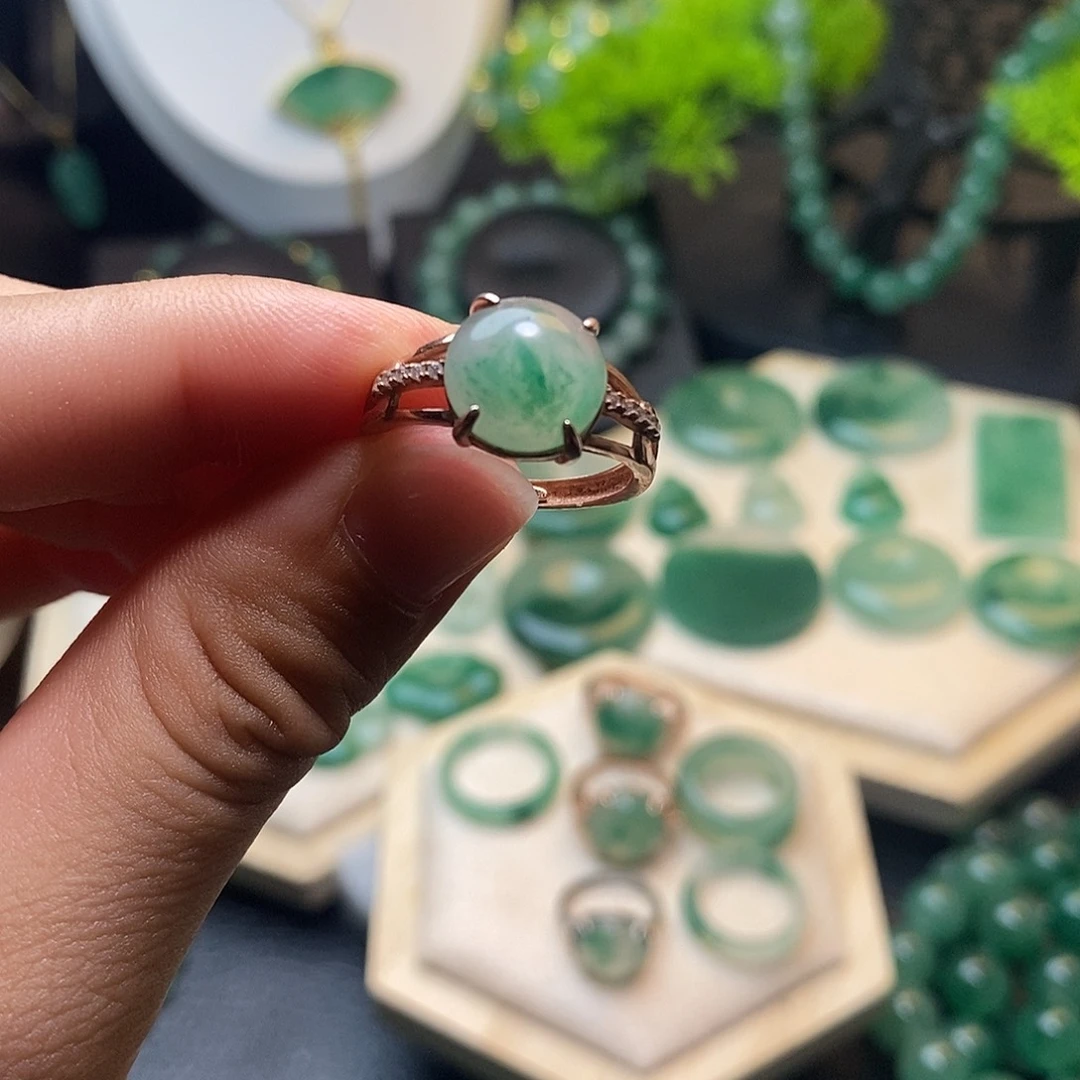 石英岩玉未镶嵌颈饰